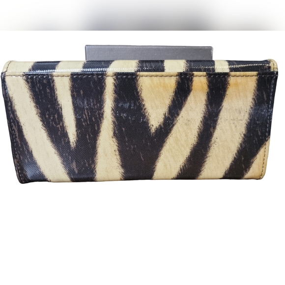 Think Bee! Miss Shocking Long Wallet - Zebra - Picture 6 of 16